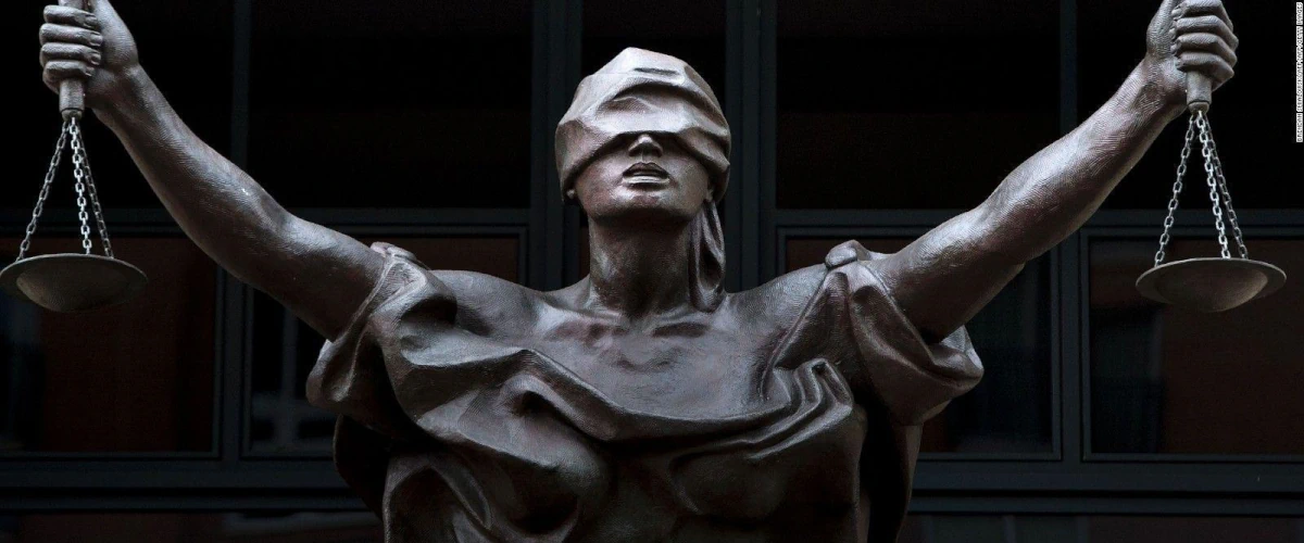 justitia - relatia avocat detectiv